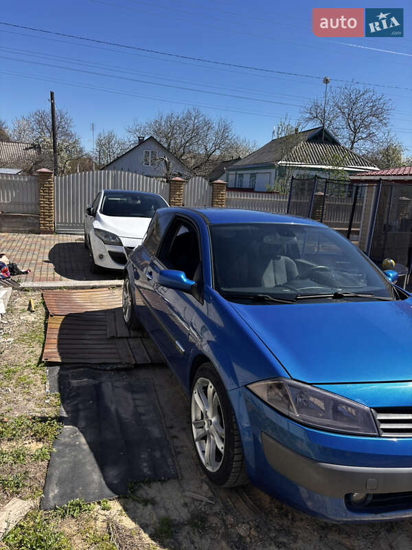Купе Renault Megane 2003 в Ватутино