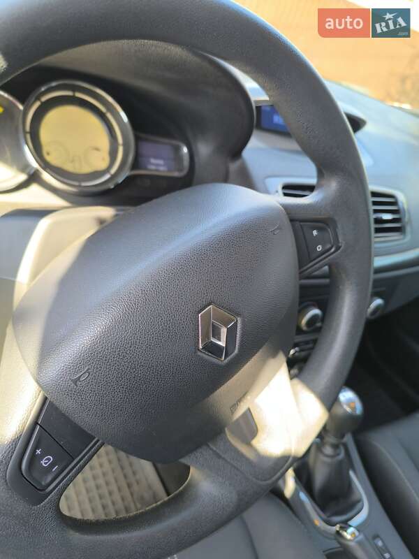 Хэтчбек Renault Megane 2015 в Ахтырке
