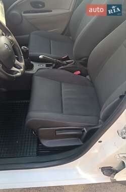 Хэтчбек Renault Megane 2011 в 