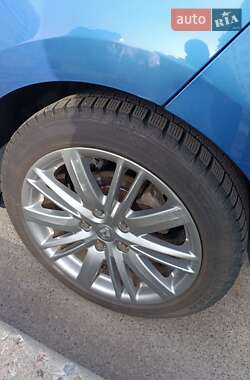 Хэтчбек Renault Megane 2011 в 