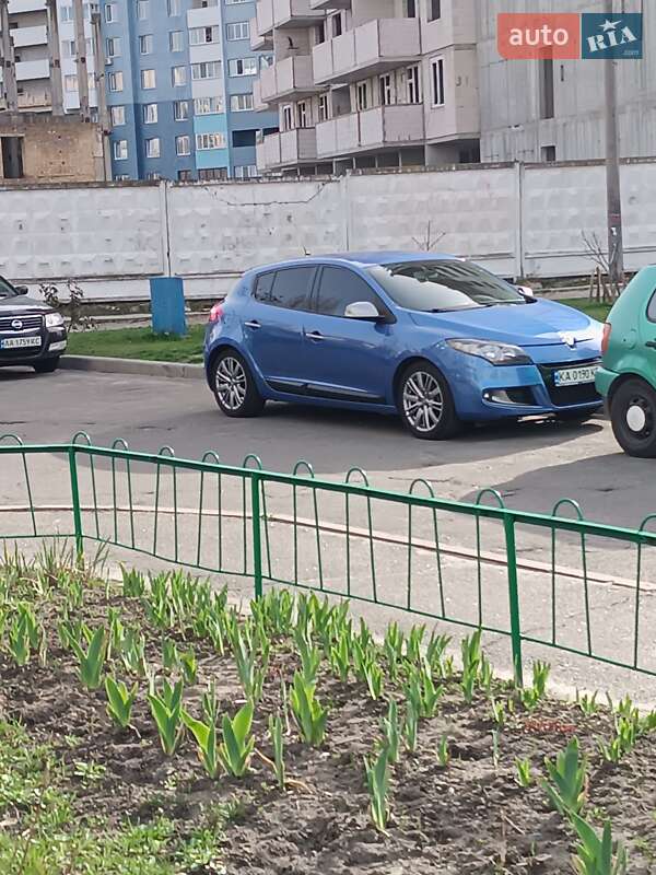 Хэтчбек Renault Megane 2011 в 