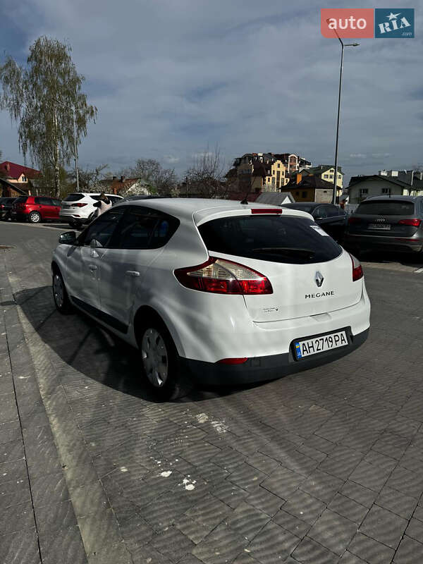 Хэтчбек Renault Megane 2009 в 