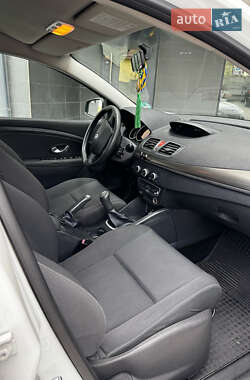 Хэтчбек Renault Megane 2009 в 