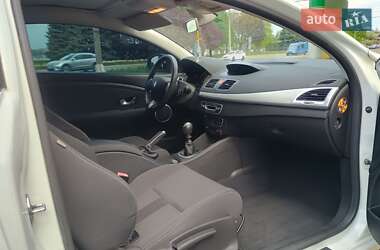 Купе Renault Megane 2009 в 