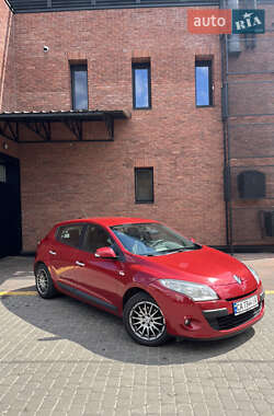 Хэтчбек Renault Megane 2010 в 