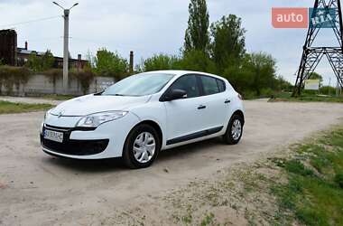 Хэтчбек Renault Megane 2012 в 