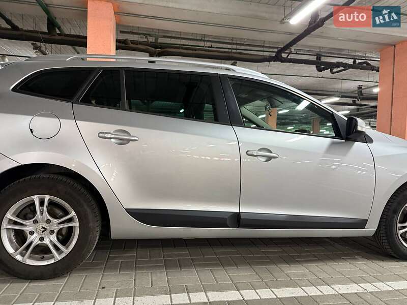 Универсал Renault Megane 2011 в Киеве фото 4 Универсал Renault Megane 2011 в Киеве