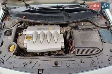 Седан Renault Megane 2003 в 