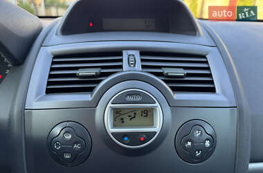 Универсал Renault Megane 2006 в  фото 35 Универсал Renault Megane 2006 в