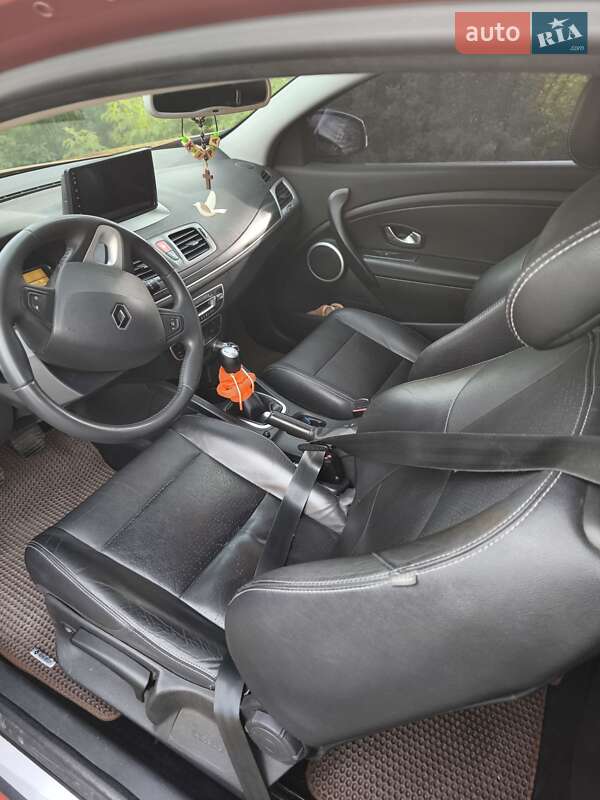 Купе Renault Megane 2011 в Смілі