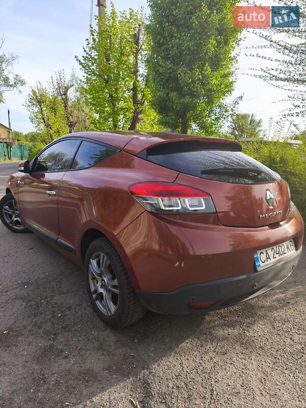 Купе Renault Megane 2011 в Смілі