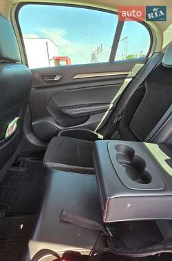 Седан Renault Megane 2016 в 