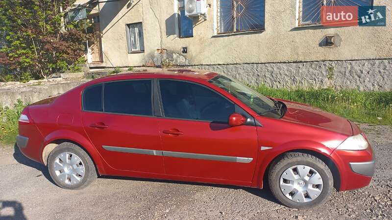 Седан Renault Megane 2006 в Долині