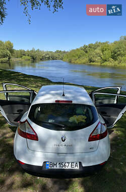 Хетчбек Renault Megane 2010 в 