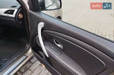 Хэтчбек Renault Megane 2010 в 