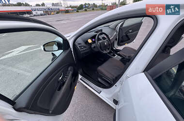 Хэтчбек Renault Megane 2010 в 