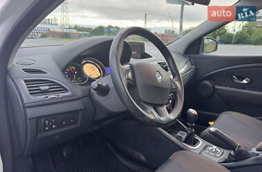Хэтчбек Renault Megane 2010 в 
