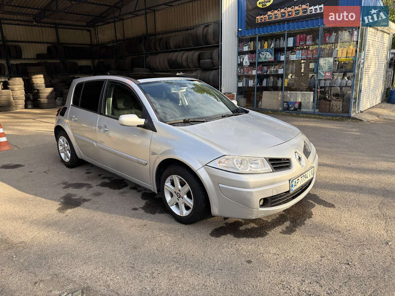 Хетчбек Renault Megane 2006 в 