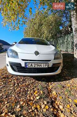 Хетчбек Renault Megane 2011 в 