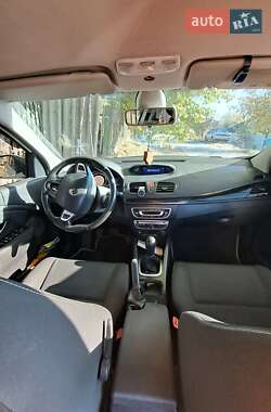 Хетчбек Renault Megane 2011 в 