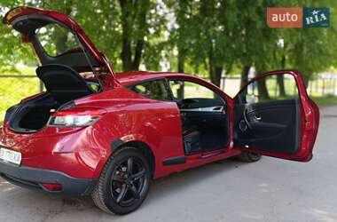 Купе Renault Megane 2010 в 