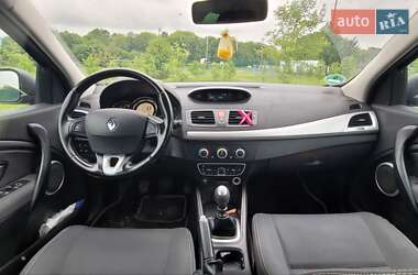Хэтчбек Renault Megane 2009 в 