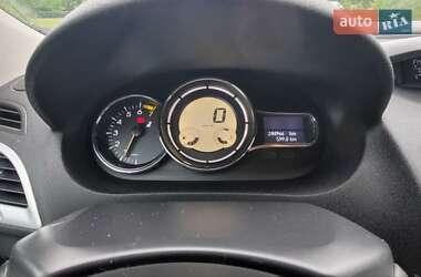 Хэтчбек Renault Megane 2009 в 