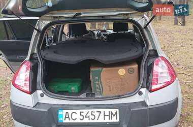Хэтчбек Renault Megane 2003 в 
