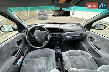 Хэтчбек Renault Megane 1999 в 