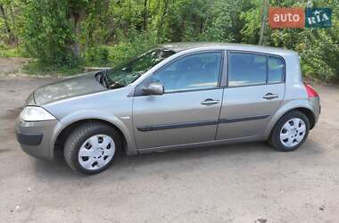 Хэтчбек Renault Megane 2003 в 