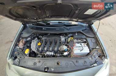 Хэтчбек Renault Megane 2003 в 