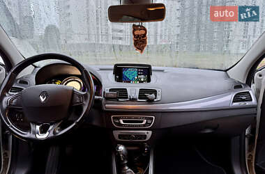 Хэтчбек Renault Megane 2015 в 