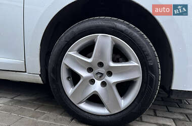 Хэтчбек Renault Megane 2015 в 
