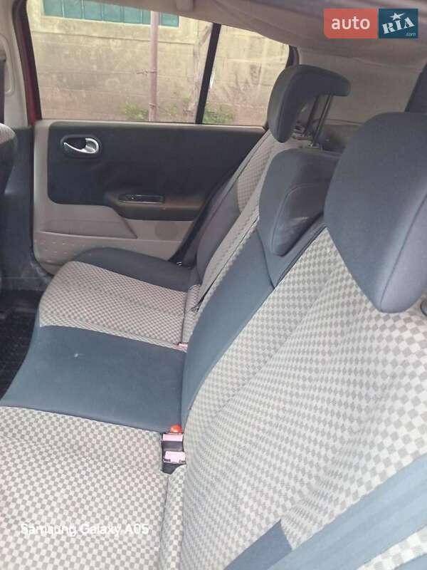 Хэтчбек Renault Megane 2003 в Мукачево