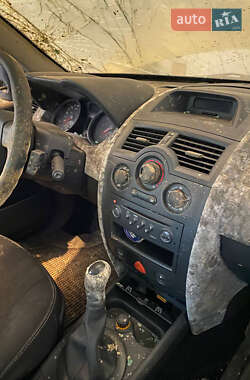 Хэтчбек Renault Megane 2004 в 