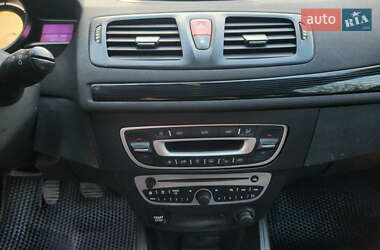 Хетчбек Renault Megane 2011 в 