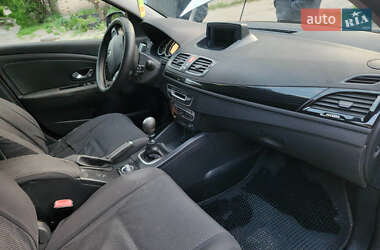Хетчбек Renault Megane 2011 в 