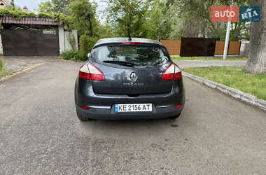 Хетчбек Renault Megane 2011 в 