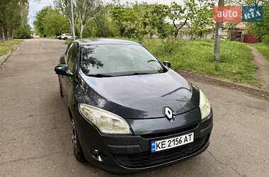 Хетчбек Renault Megane 2011 в 