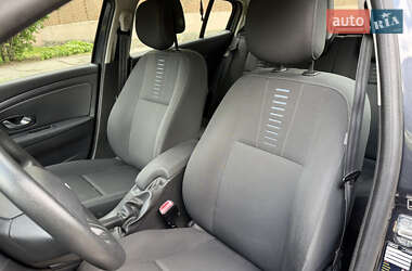 Хетчбек Renault Megane 2011 в 