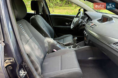 Хетчбек Renault Megane 2011 в 