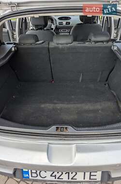 Хэтчбек Renault Megane 2012 в 