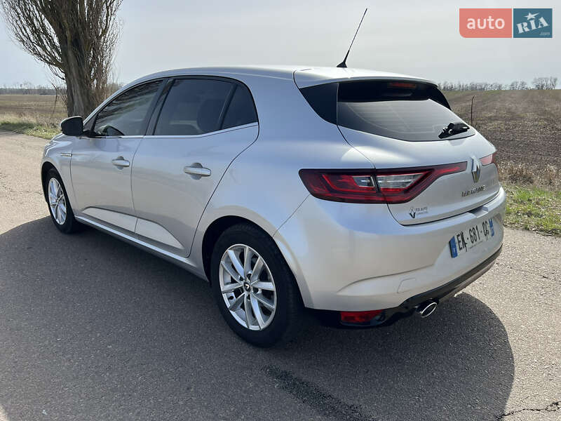 Хэтчбек Renault Megane 2016 в Киеве