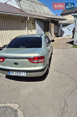 Седан Renault Megane 1999 в 