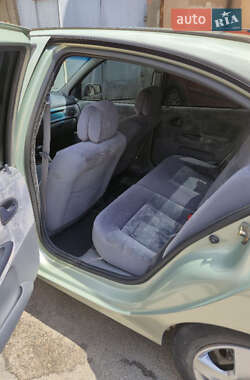 Седан Renault Megane 1999 в 