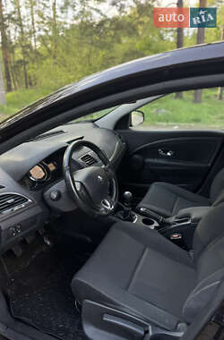 Хетчбек Renault Megane 2013 в 