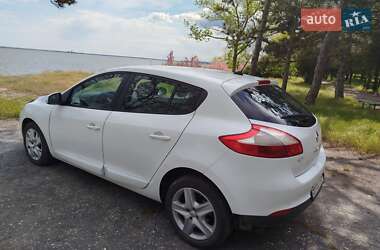 Хэтчбек Renault Megane 2013 в 