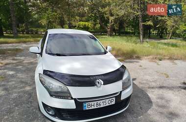 Хэтчбек Renault Megane 2013 в 