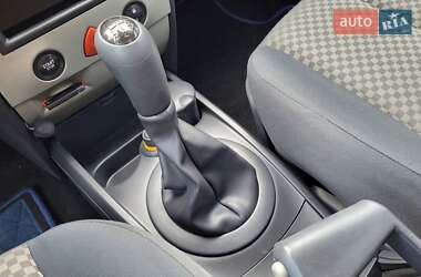 Хетчбек Renault Megane 2006 в 