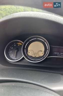 Хэтчбек Renault Megane 2011 в 